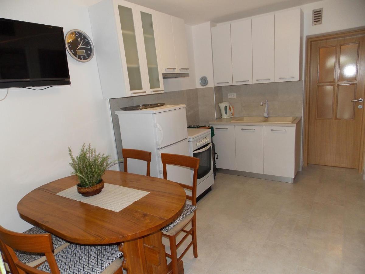 Apartments Miro Kornić מראה חיצוני תמונה