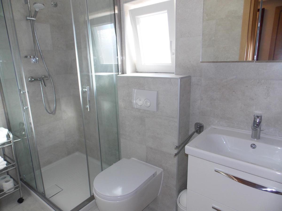 Apartments Miro Kornić מראה חיצוני תמונה