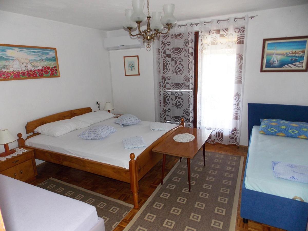 Apartments Miro Kornić מראה חיצוני תמונה