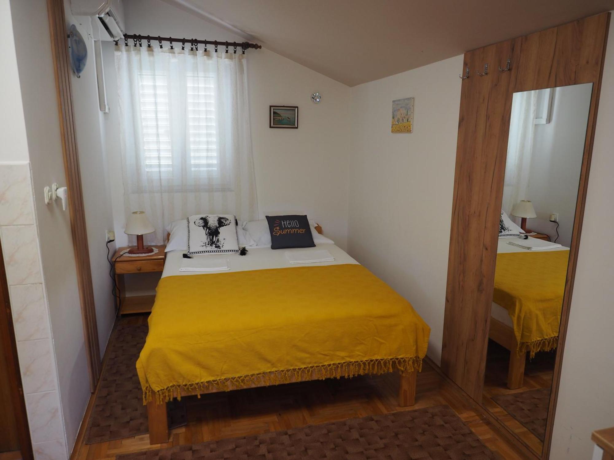 Apartments Miro Kornić מראה חיצוני תמונה